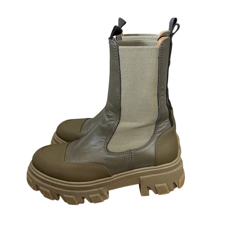 GANNI Cleated Chelsea Boots in olive green Size 38 US 8